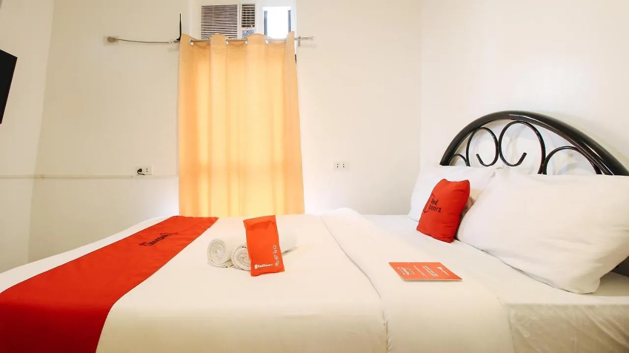 Reddoorz Plus @ Jardin Suites Guadalupe Nuevo Mandaluyong